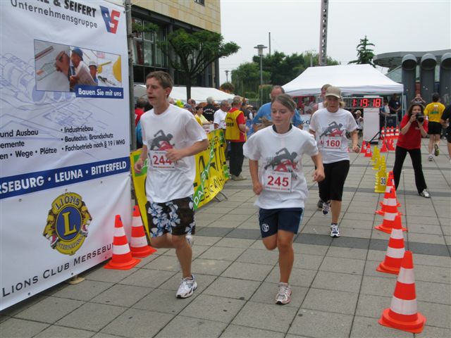 ../Images/BenefizlaufMerseburg2010 (48).jpg